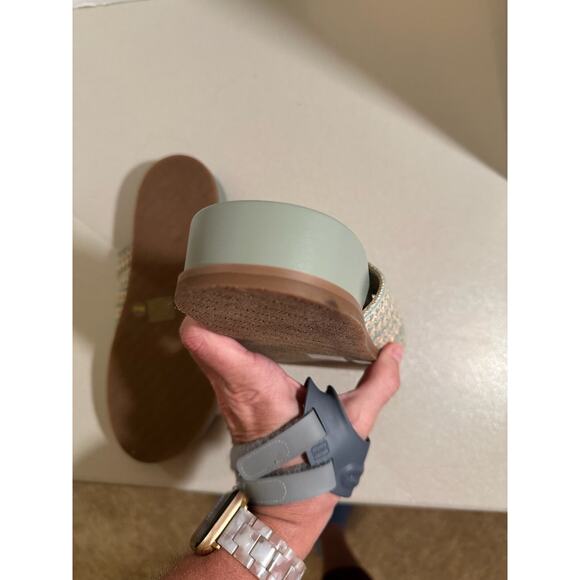 Vince Camuto Women's Sage Green Crochet Double Strap Slide Sandals Buckle Size 9 - Picture 4 of 9